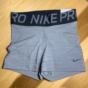 NWT Nike Pro Dri-Fit Training Shorts 3in Women’s XS